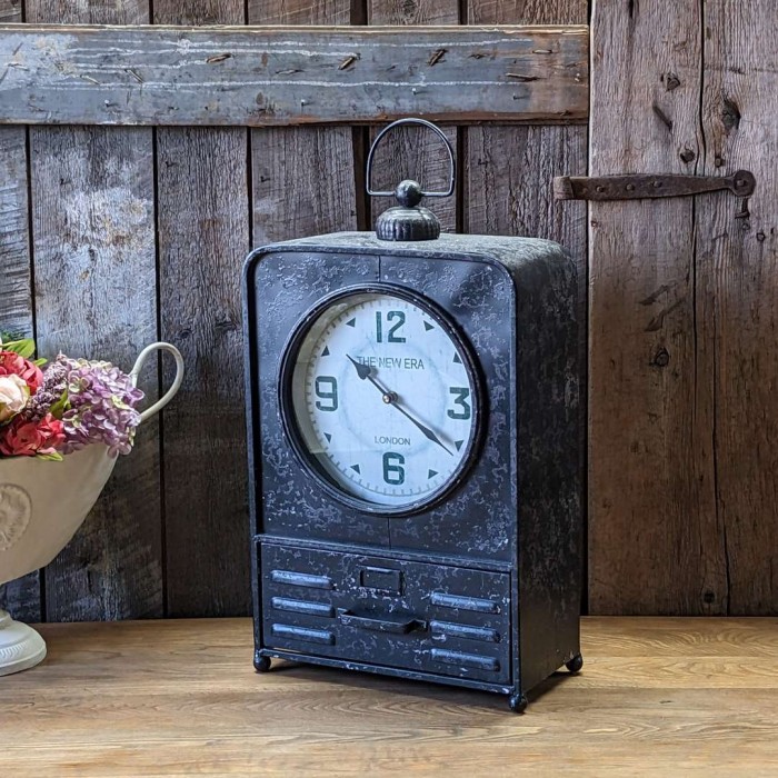 Horloge industrielle avec tiroir en métal 